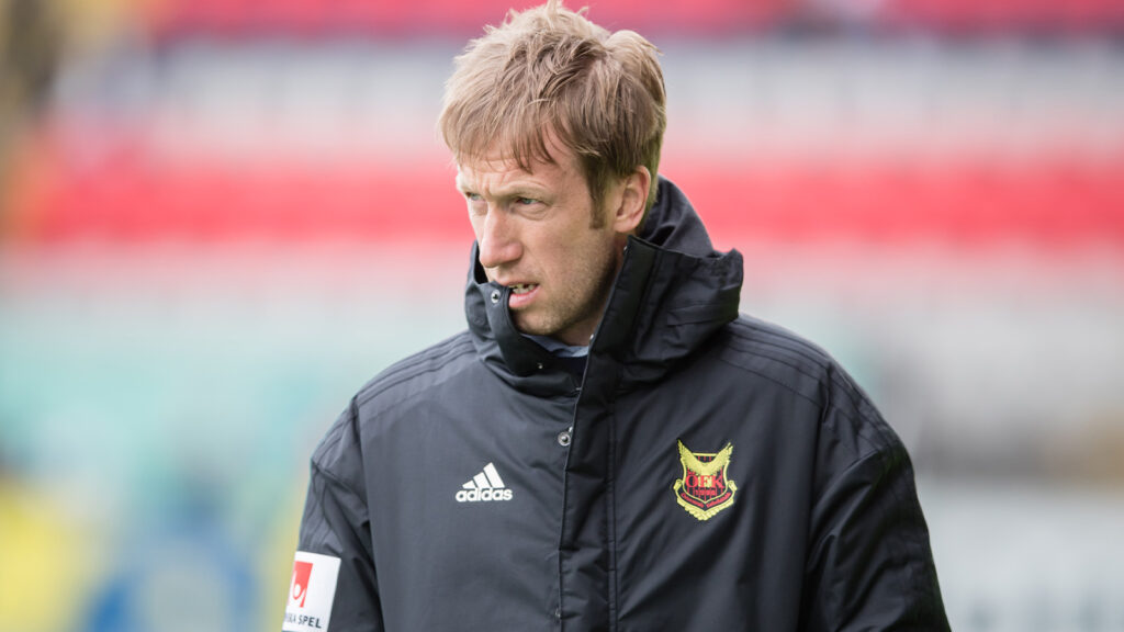 180421 Östersunds tränare Graham Potter under fotbollsmatchen i Allsvenskan mellan Östersund och Örebro den 21 april 2018 i Östersund.