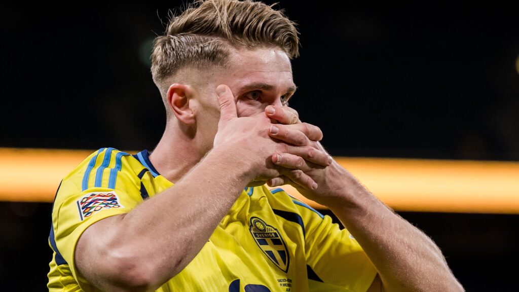 Viktor Gyökeres från Sverige firar efter 5-0 under Nations League-matchen i fotboll mellan Sverige och Azerbajdzjan den 19 november 2024 i Stockholm.