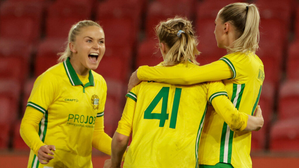 Bergen 20251016. Hammarbys Julie Blakstad firar sitt 1-1-mål under UEFA Europa Cup-matchen mellan SK Branns damlag och Hammarby på Brann stadion.