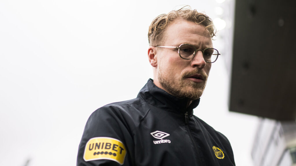 251026 Elfsborgs tränare Oscar Hiljemark inför fotbollsmatchen i Allsvenskan mellan Sirius och Elfsborg den 26 oktober 2025 i Uppsala.