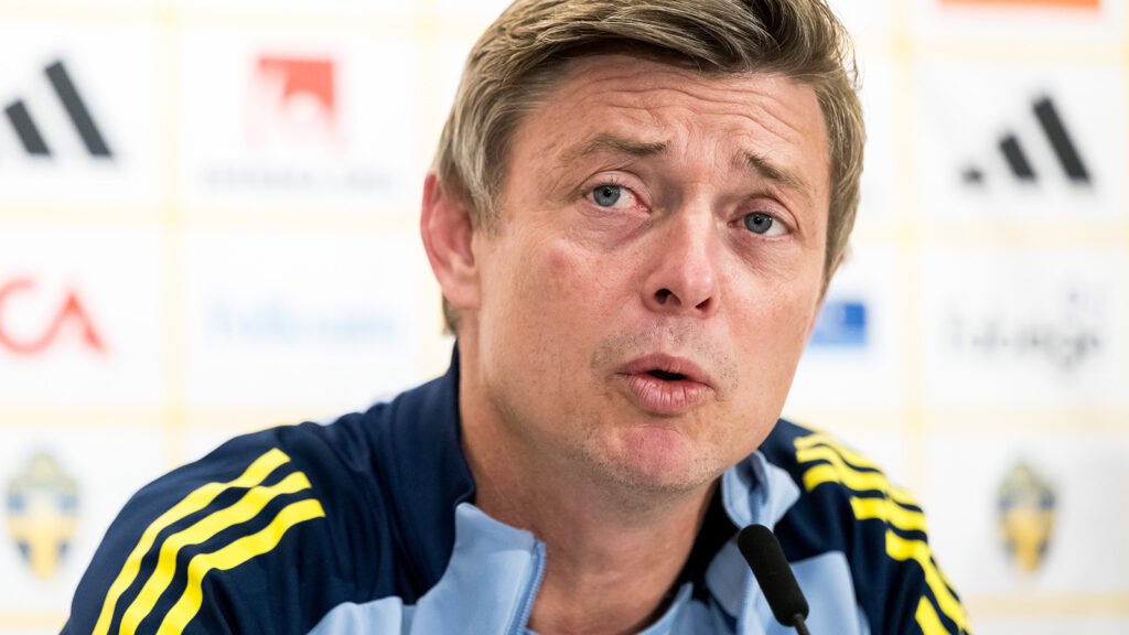 Förbundskapten Jon Dahl Tomasson för det svenska herrlandslaget i fotboll under en presskonferens den 6 oktober 2025 i Stockholm.