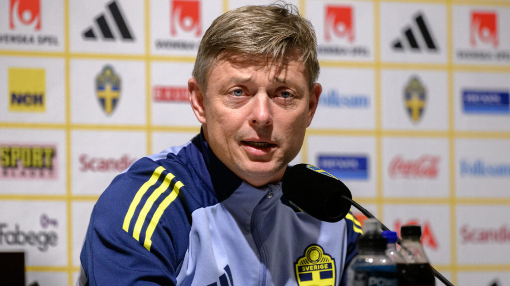 Förbundskapten Jon Dahl Tomasson för det svenska herrlandslaget i fotboll under en presskonferens den 12 oktober 2025 i Göteborg.
