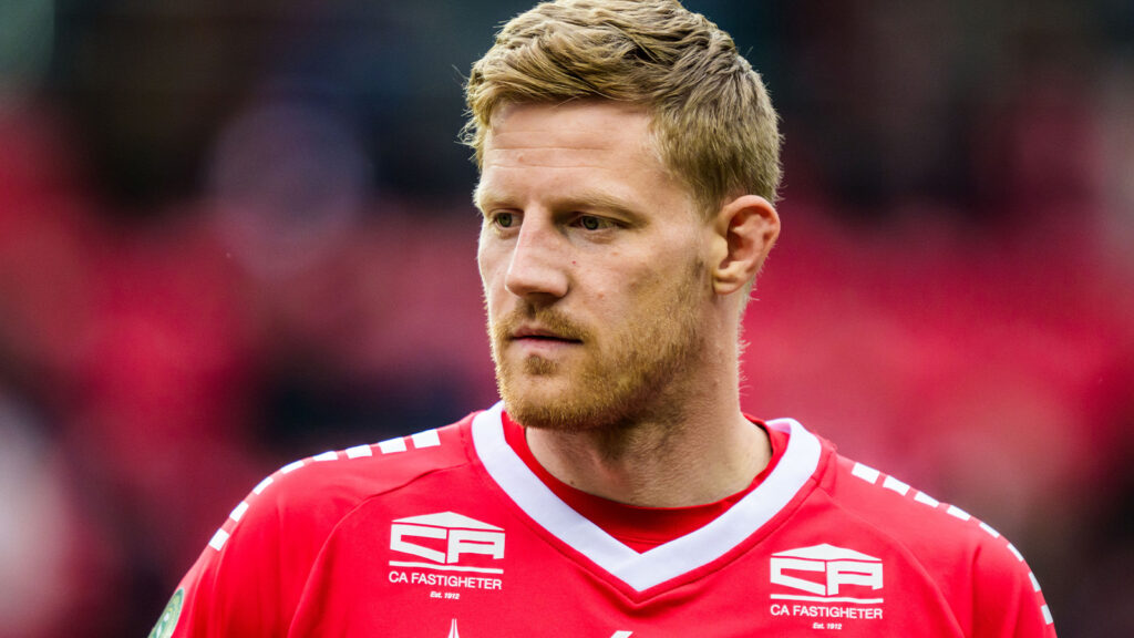 250420 Kalmars Lars Sætra under fotbollsmatchen i Superettan mellan Kalmar och Östersund den 20 april 2025 i Kalmar.