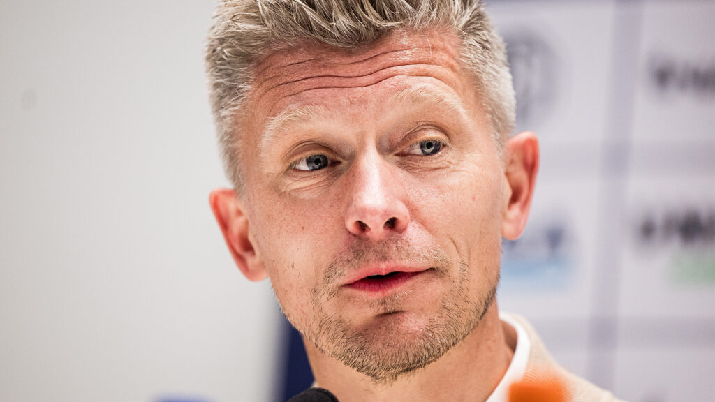 250629 AIKs tränare Mikkjal Thomassen under presskonferensen efter fotbollsmatchen i Allsvenskan mellan AIK och IFK Göteborg den 29 juni 2025 i Stockholm.
