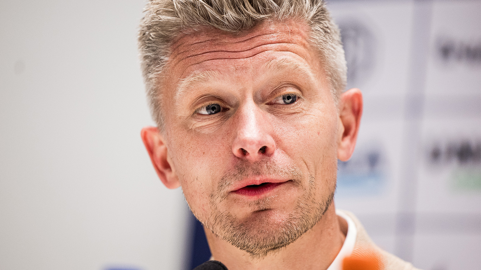 250629 AIKs tränare Mikkjal Thomassen under presskonferensen efter fotbollsmatchen i Allsvenskan mellan AIK och IFK Göteborg den 29 juni 2025 i Stockholm.