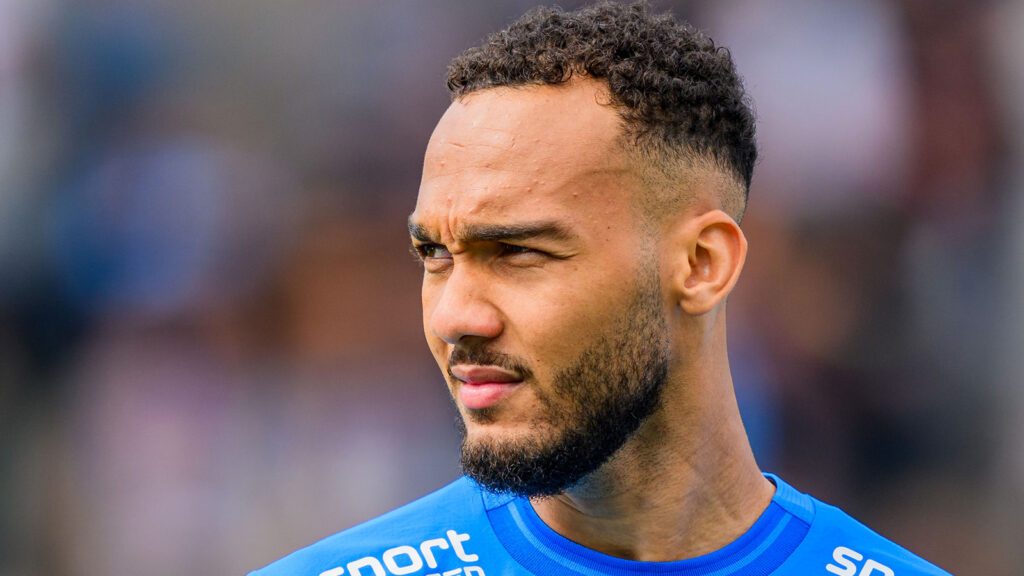 240810 Halmstads Vinicius Nogueira De Oliveira inför fotbollsmatchen i Allsvenskan mellan Halmstad och Malmö FF den 10 augusti 2024 i Halmstad.