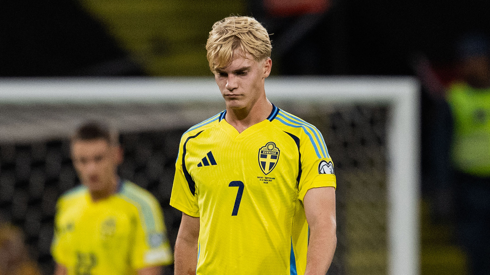 TV: Lucas Bergvall bränner öppet mål för Sverige