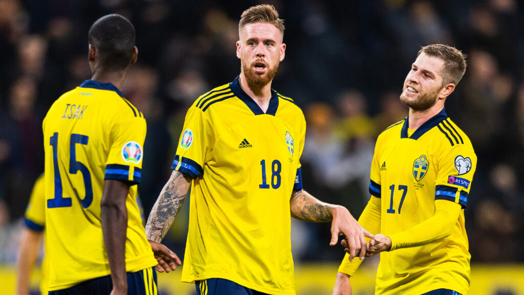 191118 Alexander Isak, Pontus Jansson, Riccardo Gagliolo och Filip Helander efter UEFA-kvalmatchen till EM i fotboll mellan Sverige och Färöarna den 18 november 2019 i Stockholm.