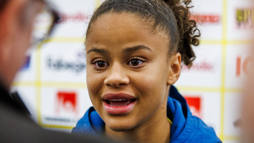 251028 Felicia Schröder från Sverige i den mixade zonen efter semifinalen i Women's Nations League mellan Sverige och Spanien den 28 oktober 2025 i Göteborg.