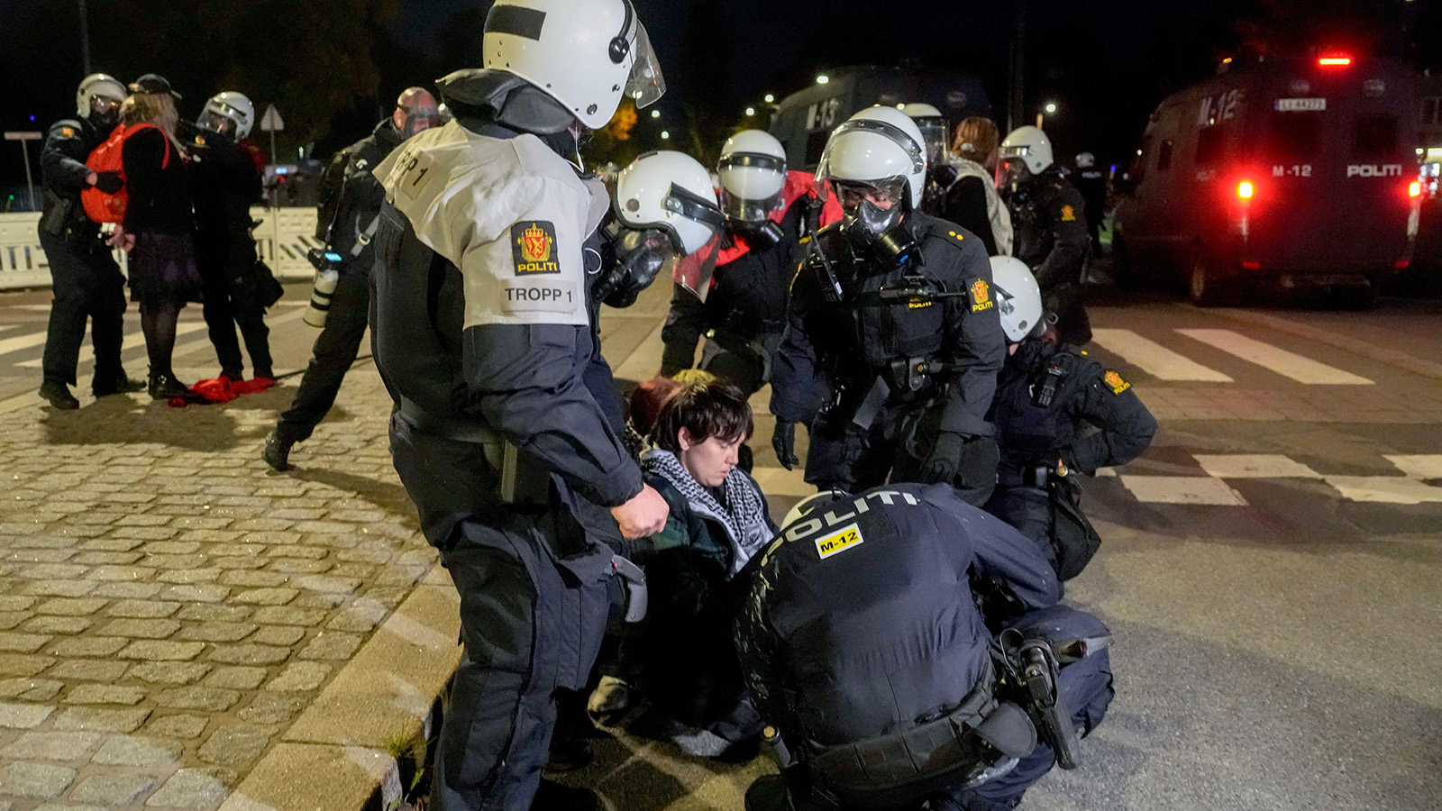 Polisen använde tårgas mot demonstranter utanför Ullevål