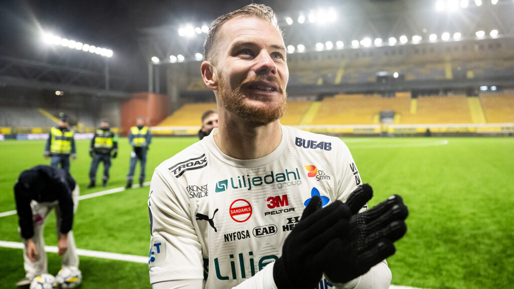 241124 Värnamos Freddy Winsth efter fotbollsmatchen i kvalet till Allsvenskan mellan Värnamo och Landskrona den 24 november 2024 i Borås.