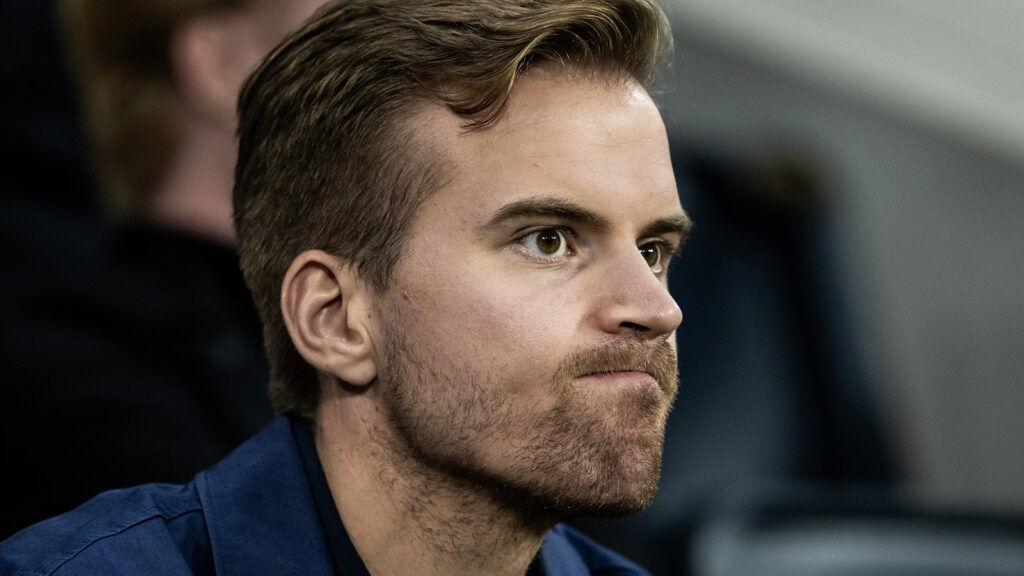 250915 AIKs scout- och rekryteringschef Fredrik Wisur Hansen inför fotbollsmatchen i Allsvenskan mellan AIK och Brommapojkarna den 15 september 2025 i Stockholm.
