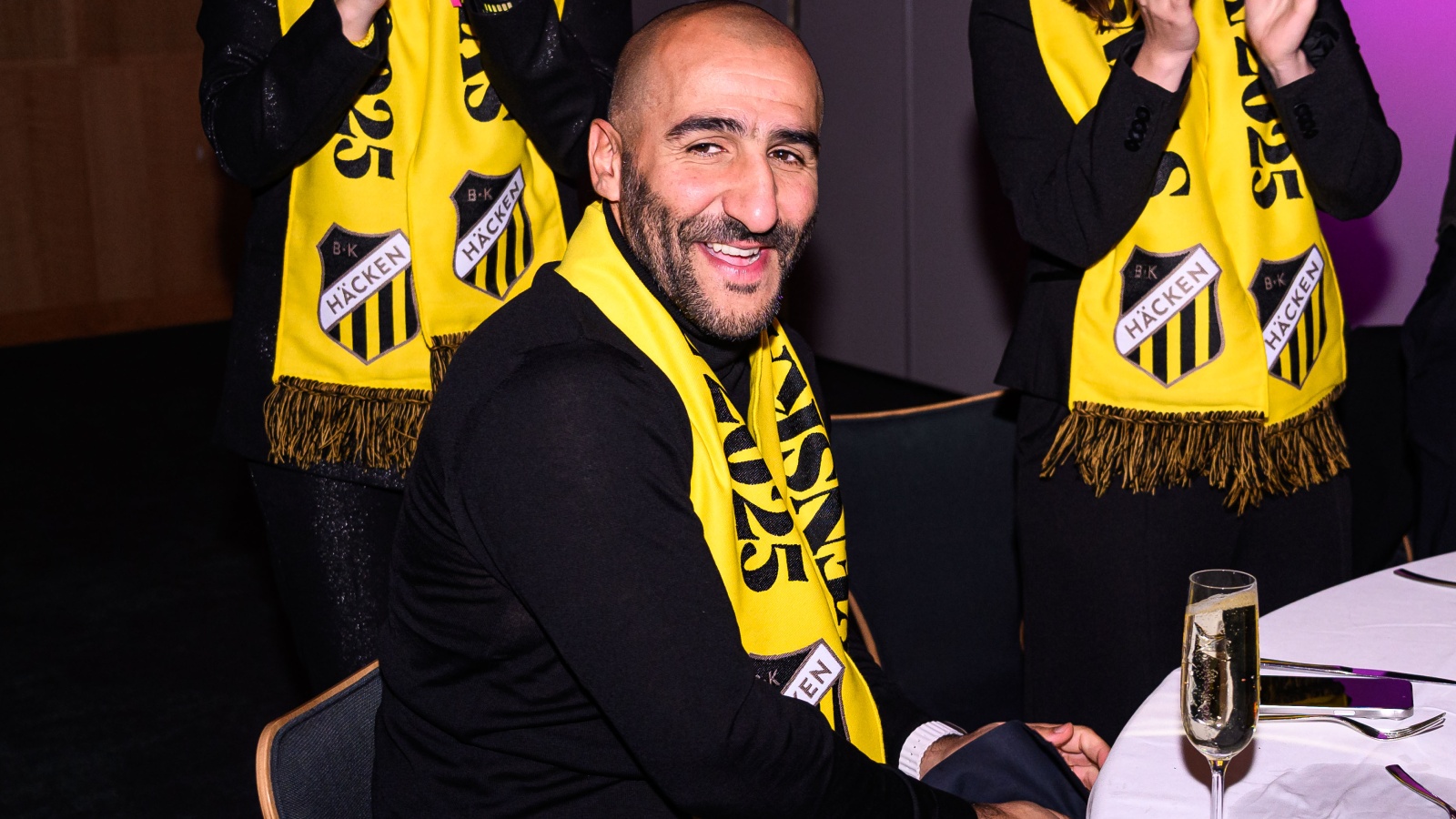 Mak Linds svar på ”jeans-hånen”: ”Var tveksamma”