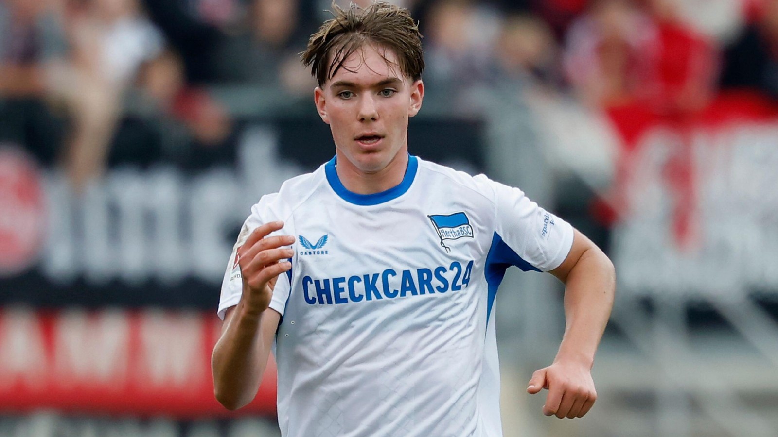 Uppgifter: Storklubbar jagar tyska jättetalangen