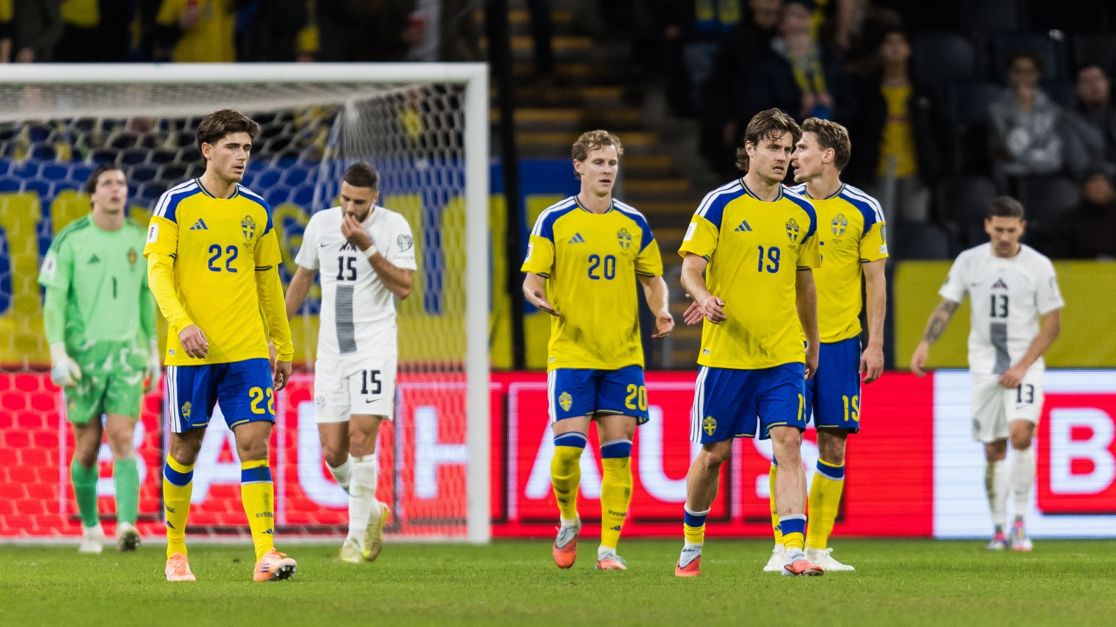 ”Botten är inte nådd, aj, aj Sverige”