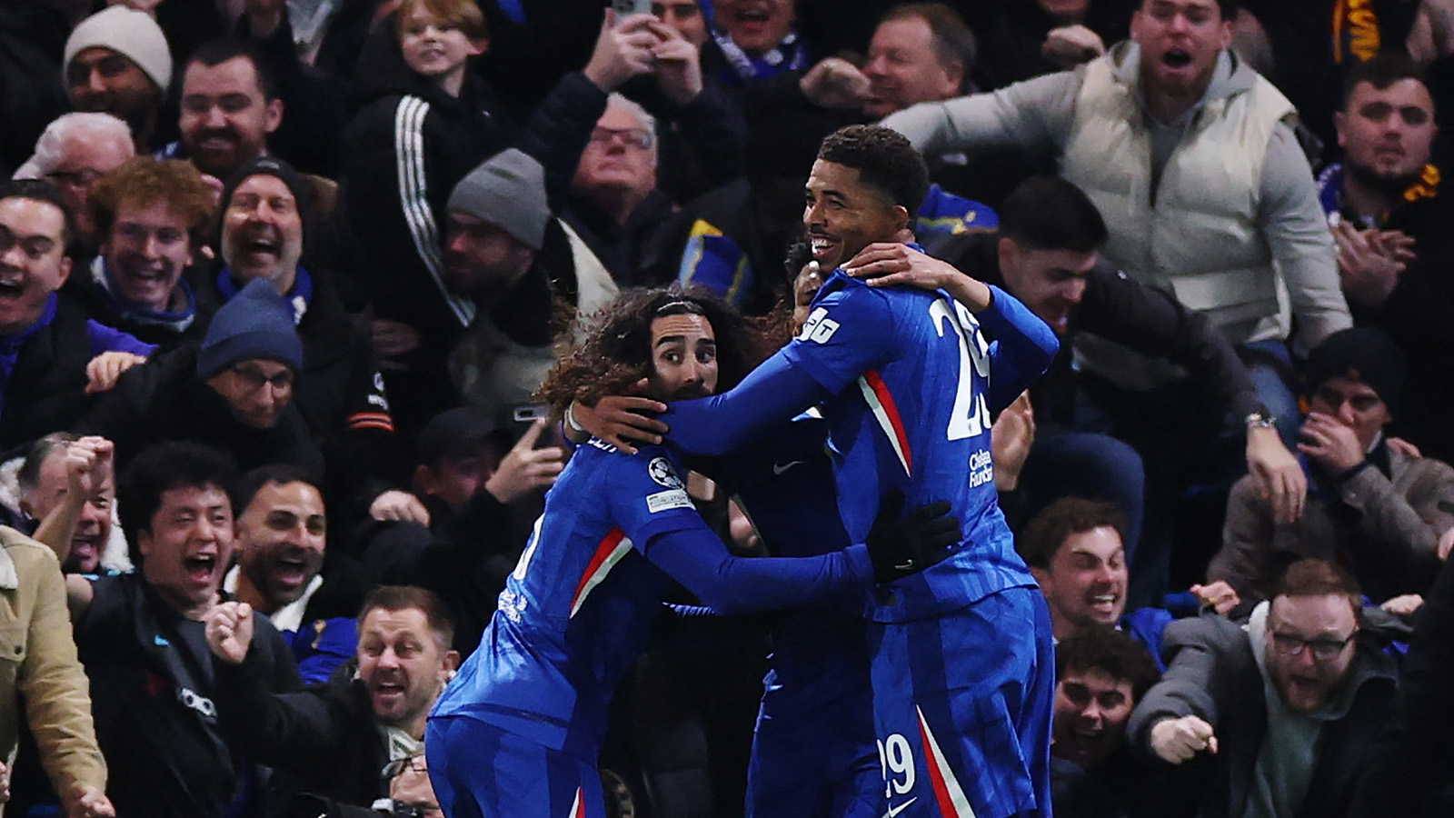 Chelsea tar ledningen i stormötet – Barcelona med utvisning