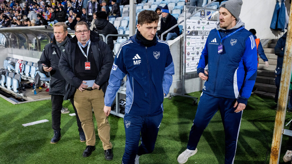 251129 IFK Norrköpings tränare Martin Falk under match två i kvalet till Allsvenskan mellan IFK Norrköping och Örgryte den 29 november 2025 i Norrköping.