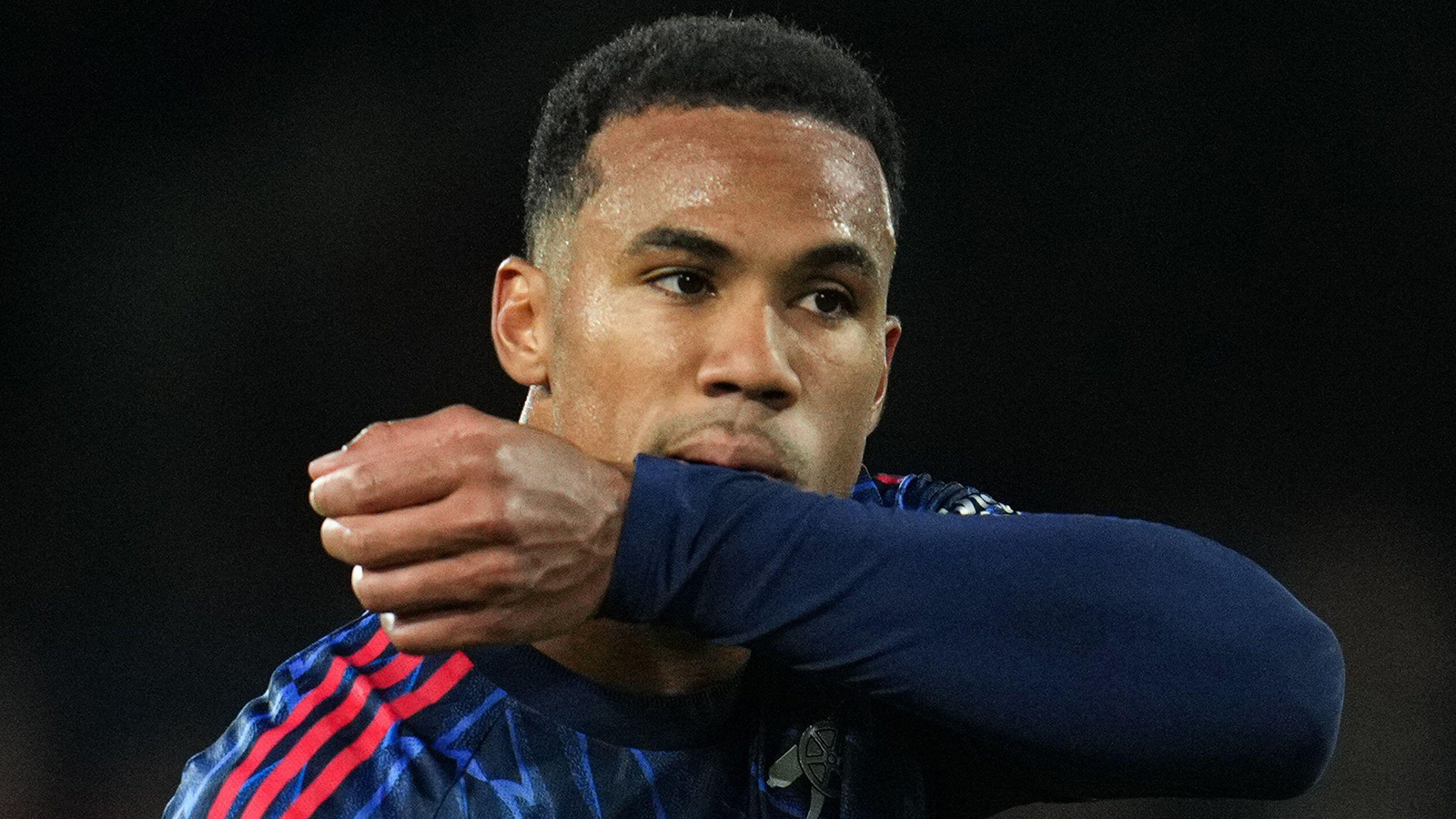 Oroväckande bilder för Arsenal – Gabriel skadad