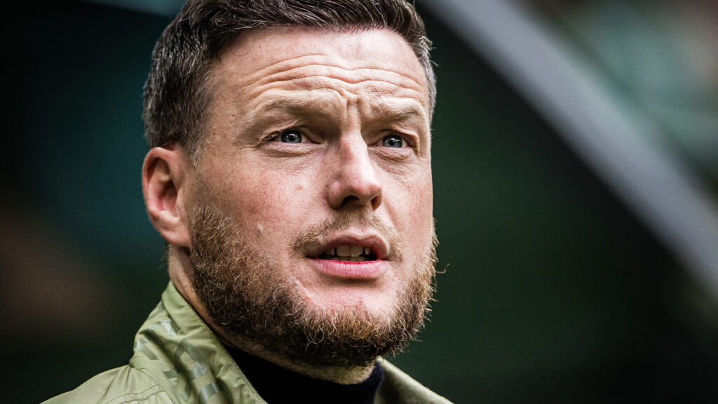 250831 Hammarbys tränare Kim Hellberg inför fotbollsmatchen i Allsvenskan mellan Hammarby och Öster den 31 augusti 2025 i Stockholm.