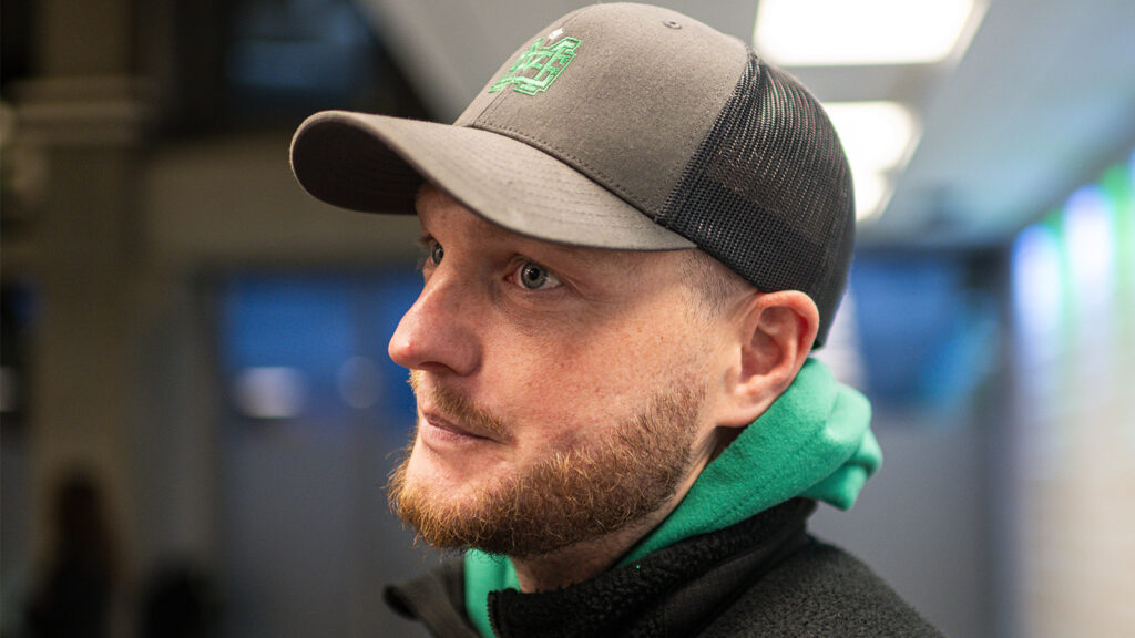 251019 Hammarbys tränare Kim Hellberg i mixed efter fotbollsmatchen i Allsvenskan mellan Hammarby och AIK den 19 oktober 2025 i Stockholm.