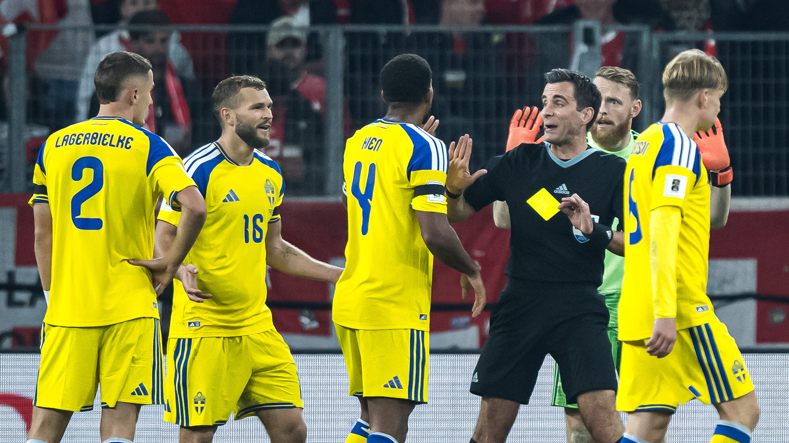 JUST NU: Svensk blunder – Schweiz tar ledningen på straff