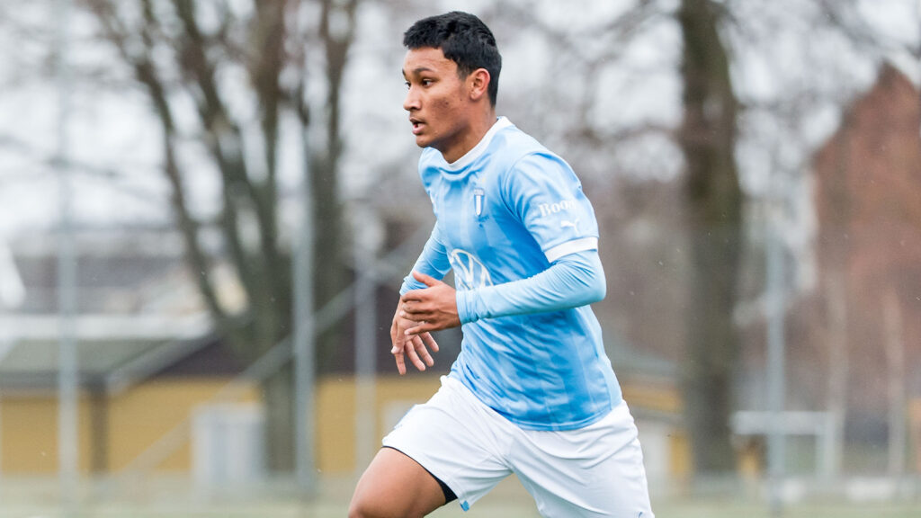 240218 Malmö FFs Sashwat Rana under träningsmatchen mellan Malmö FF och Falkenbergs FF den 18 februari 2024 i Malmö.