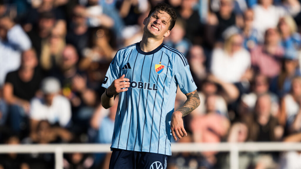 250813 Djurgårdens Nino Zugelj deppar under fotbollsmatchen i Svenska Cupen mellan FC Järfälla och Djurgården den 13 augusti 2025 i Stockholm.
