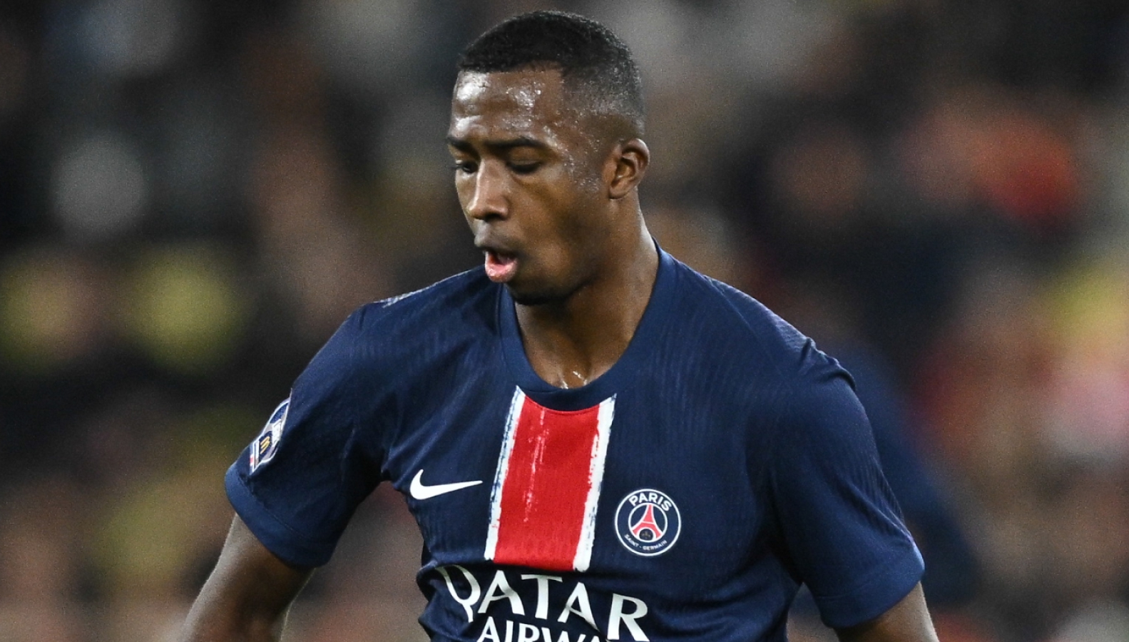 Uppgifter: Pacho förlänger med PSG