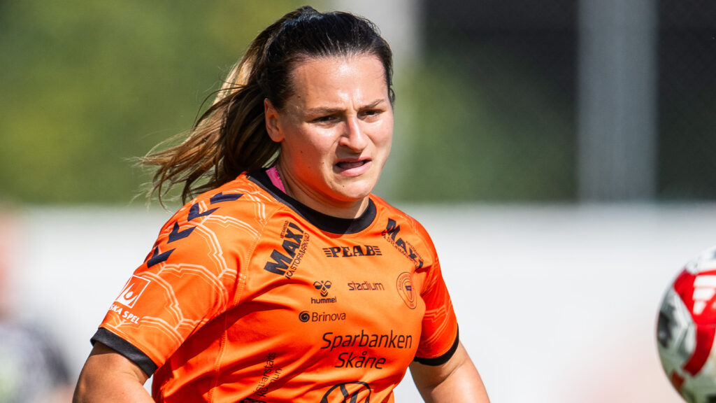 240901 Kristianstads Emma Petrovic under fotbollsmatchen i Damallsvenskan mellan Kristianstad och KIF Örebro den 1 september 2024 i Kristianstad.