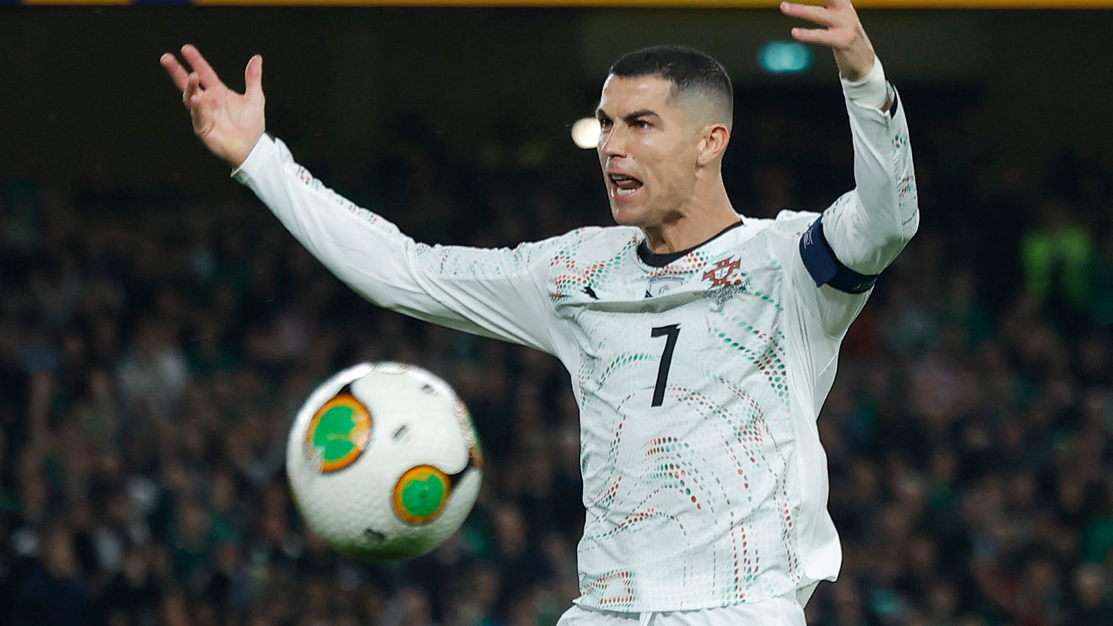 Uppgifter: Ronaldo får spela VM-premiären – trots sitt röda kort