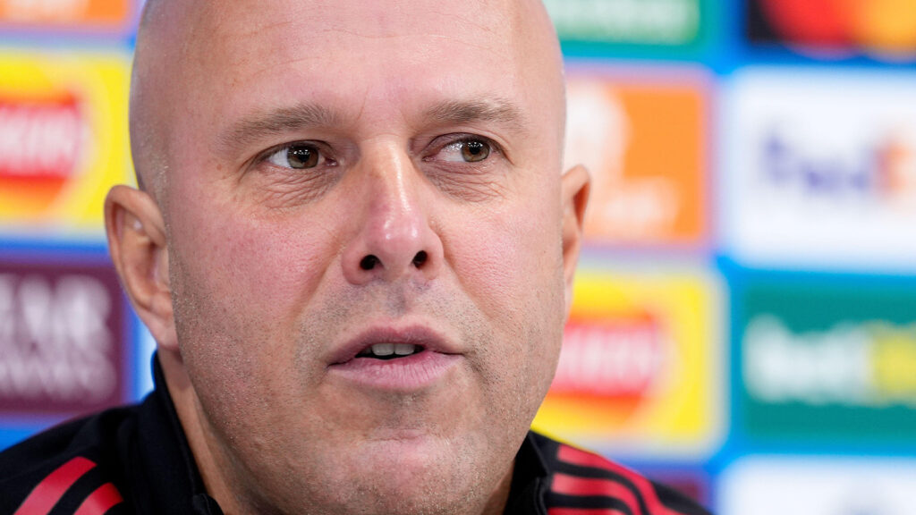 Liverpools manager Arne Slot under en presskonferens på Anfield, Liverpool. Bilddatum: Tisdagen den 25 november 2025.