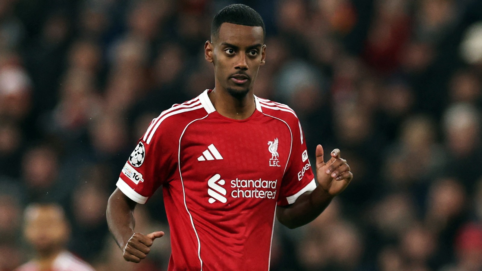 JUST NU: Alexander Isak tillbaka från start