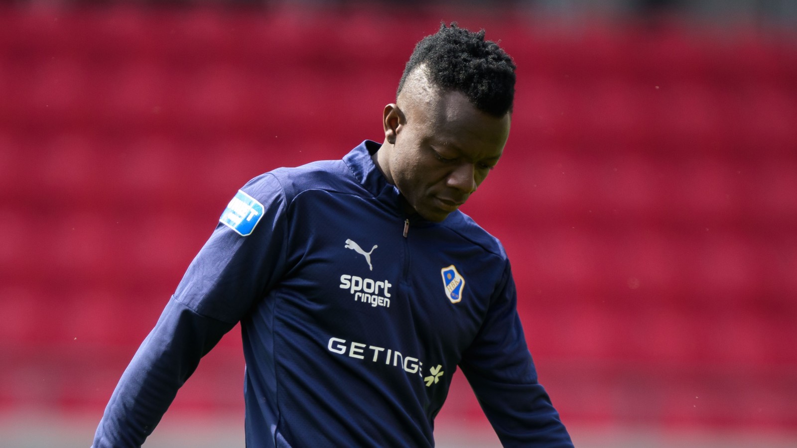 Division 2-klubb försöker värva ex-allsvenske försvararen