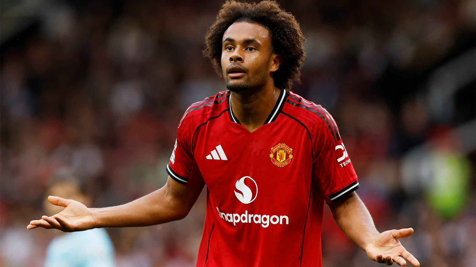 Uppgifter: Roma närmar sig Zirkzee