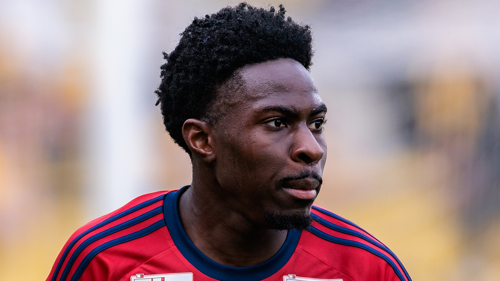 Klart: Adjei förlänger med Öster