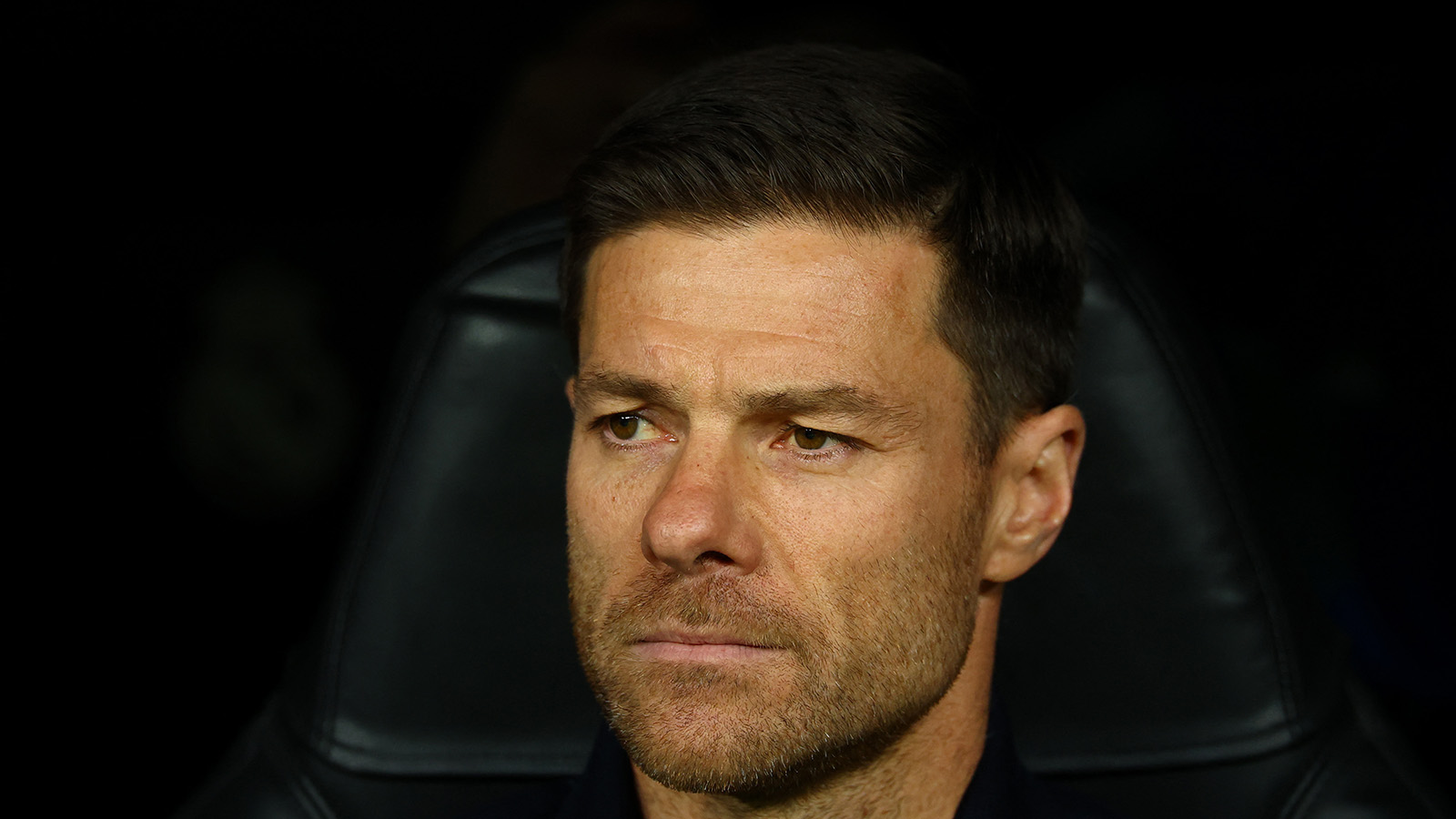 Alonso uppges få fortsätta – spelarna står bakom honom