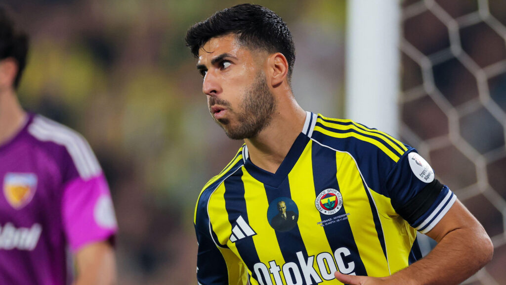 Istanbul, Turkiet. 9:e november 2025. ISTANBUL, TURKIET - 9 NOVEMBER: Marco Asensio från Fenerbahce SK under Trendyol Super Lig-matchen mellan Fenerbahce SK och Kayserispor på Ulker Sukru Saracoglu Stadium den 9 november 2025 i Istanbul, Turkiet.