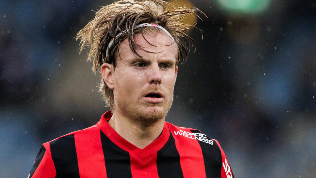 250707 Brommapojkarnas Eric Björkander under fotbollsmatchen i Allsvenskan mellan IFK Norrköping och Brommapojkarna den 7 juli 2025 i Norrköping.