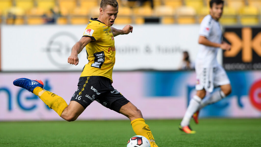 160910 Elfsborgs Viktor Claesson under fotbollsmatchen i Allsvenskan mellan Elfsborg och Kalmar den 10 september 2016 i BORÅS.