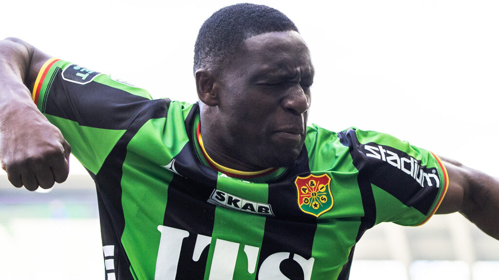 251019 GAIS Ibrahim Diabate jublar efter att han gjort 1-0 under fotbollsmatchen i Allsvenskan mellan GAIS och Djurgården den 19 oktober 2025 i Göteborg.