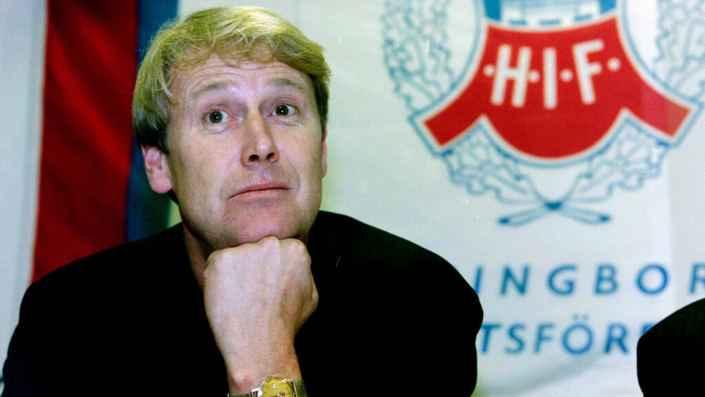 971117 Fotboll, Helsingborg: Åge Hareide, Tränare, Helsingborg.
