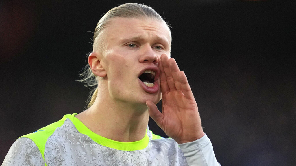 Erling Haaland från Manchester City reagerar under Premier League-matchen i fotboll mellan Crystal Palace och Manchester City i London, söndag den 14 december 2025.