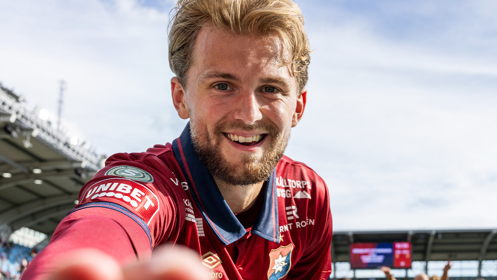 Officiellt: AIK säljer Hofvander till Örgryte