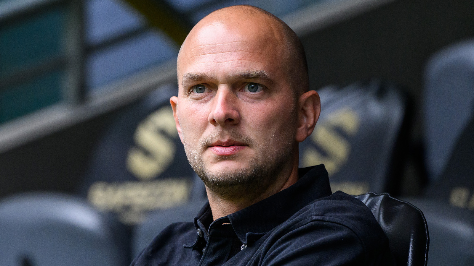 Officiellt: Peking värvar anfallstalang