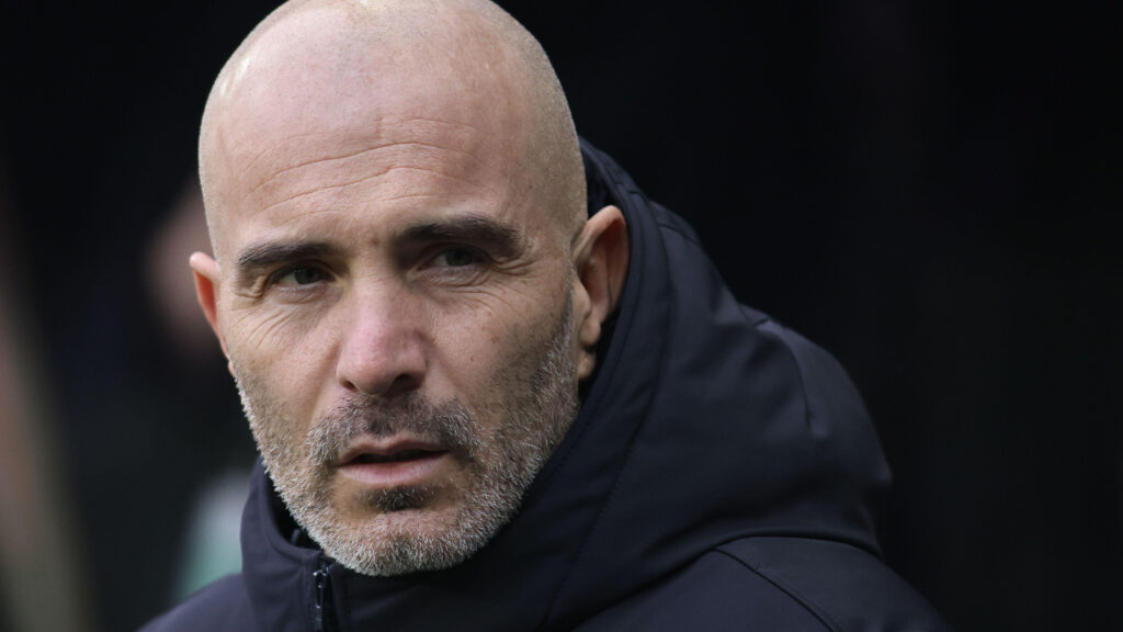 St. James's Park, Newcastle, lördagen den 20 december 2025. Chelseas huvudtränare Enzo Maresca under Premier League-matchen mellan Newcastle United och Chelsea på St. James's Park, Newcastle, lördagen den 20 december 2025.