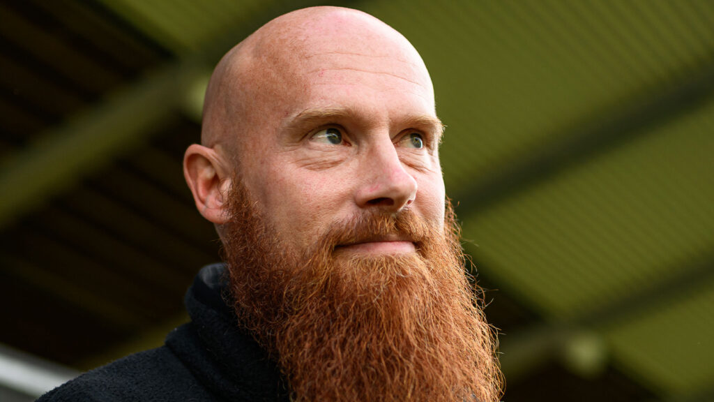 250526 Landskronas tränare Max Mölder under fotbollsmatchen i Superettan mellan Landskrona och Falkenberg den 26 maj 2025 i Landskrona.