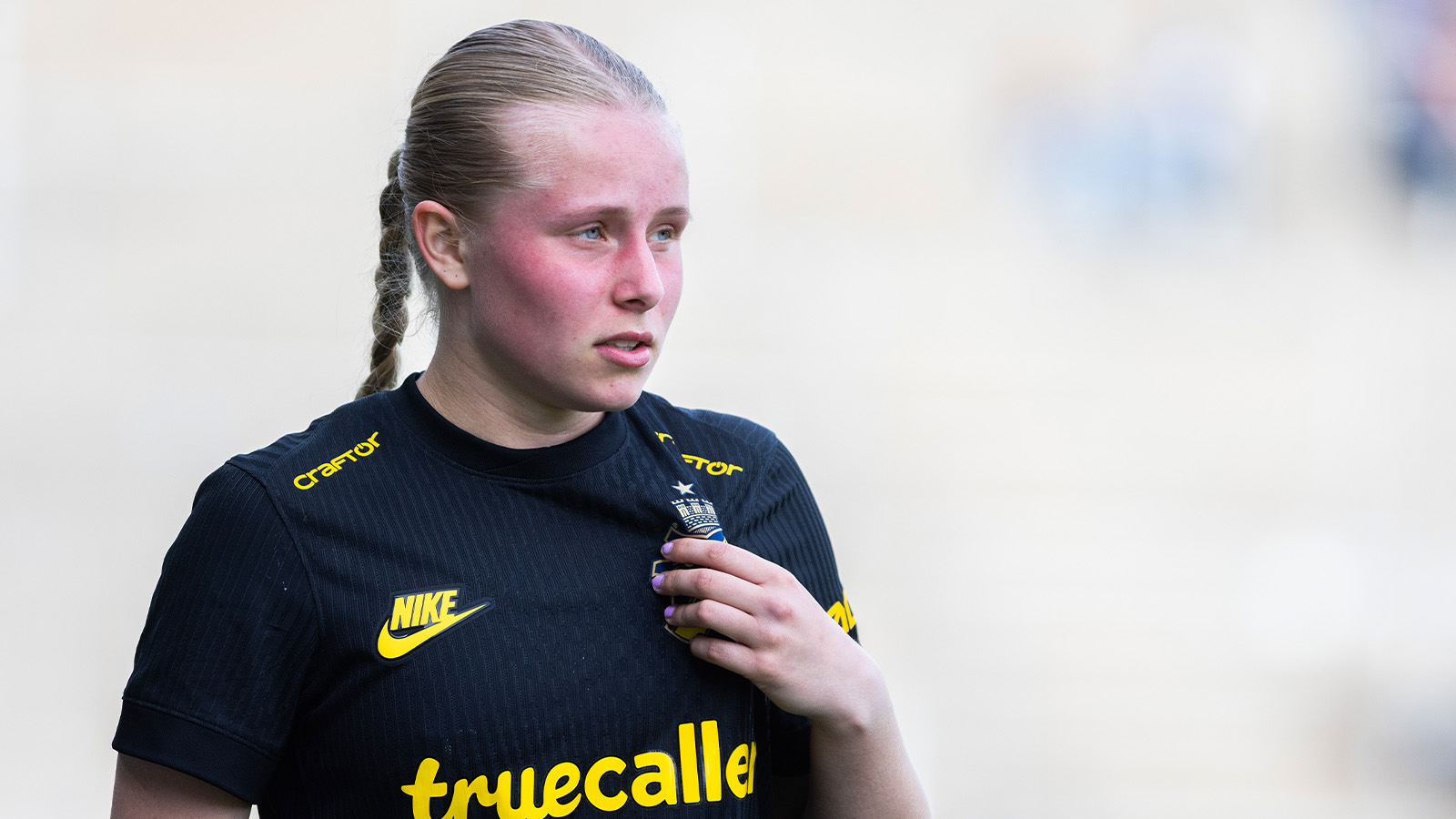 Officiellt: AIK-talangen förlänger – får nytt tröjnummer