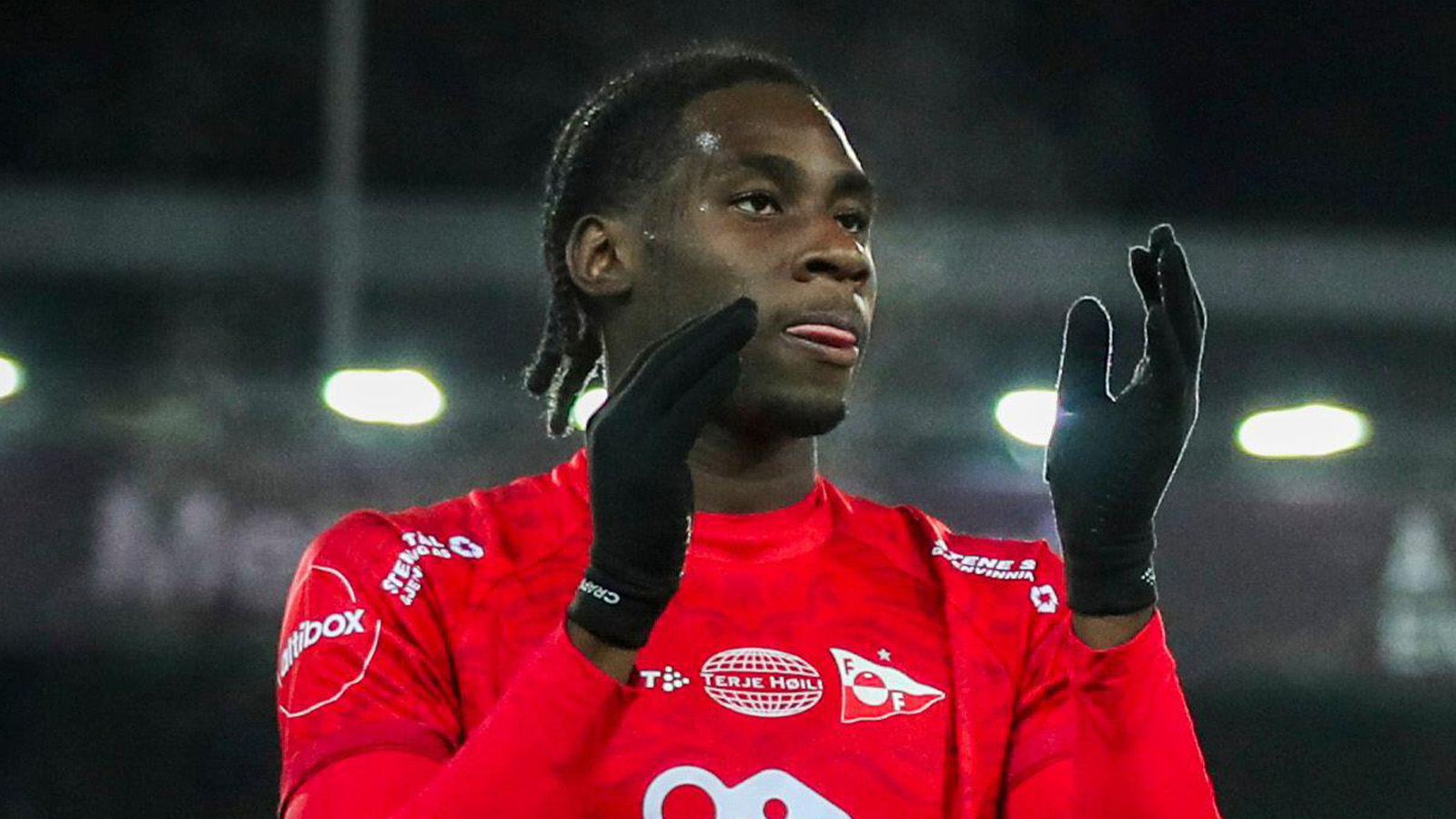 Klart: Fredrikstad förlänger med svenske talangen