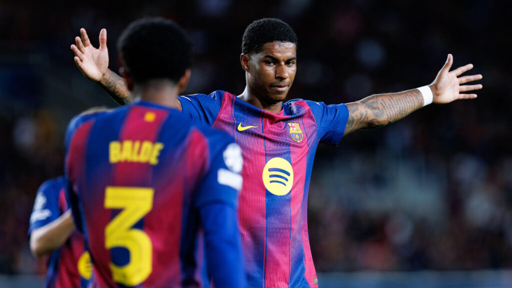 Barcelona, Spanien. 21 oktober 2025. Rashford firar efter att ha gjort mål under Uefa Champions League-matchen mellan FC Barcelona och Olympiakos FC.