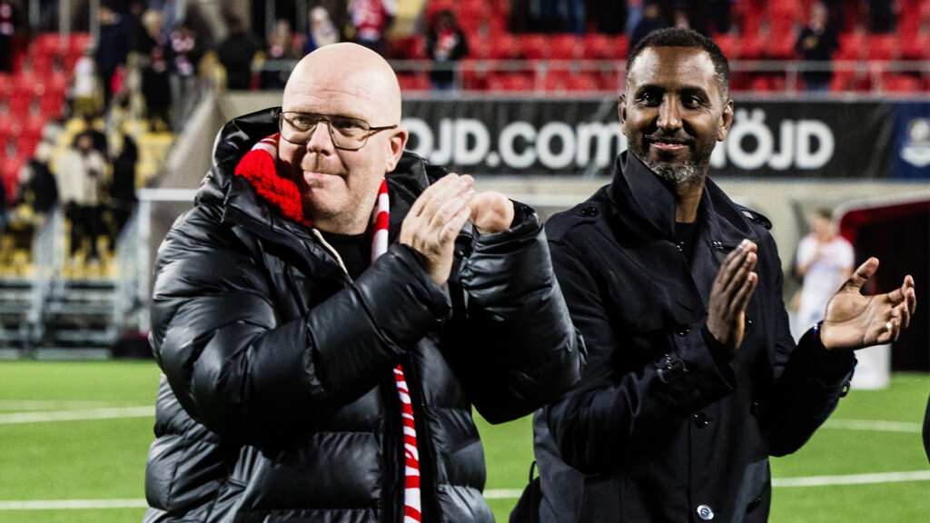 251109 Degerfors sportchef Patrik Werner och tränare Henok Goitom efter fotbollsmatchen i Allsvenskan mellan Brommapojkarna och Degerfors den 9 november 2025 i Stockholm.
